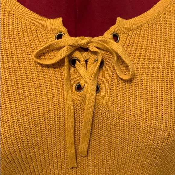 Knit sweater with tie-front - Picture 2 of 4